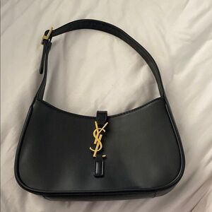 Black shoulder bag